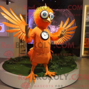 Figura de máscara laranja...