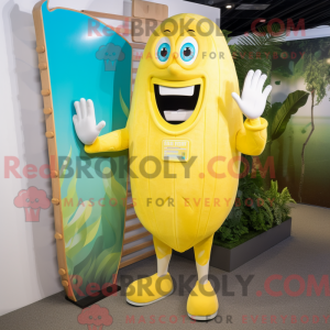 Yellow Tooth Fairy maskot...