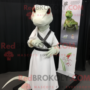 Máscara de lagarto branco...