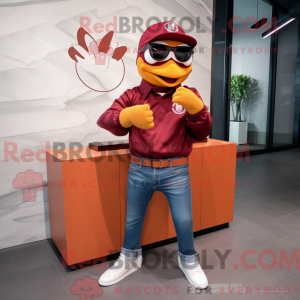 Maroon mandarin maskot...