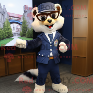Maskotka Navy Weasel jest...