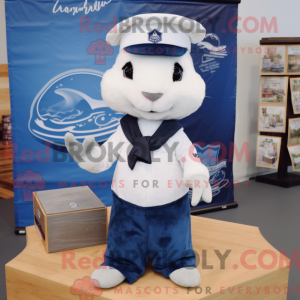 Postava maskota Navy...