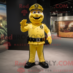 Personaggio mascotte giallo...