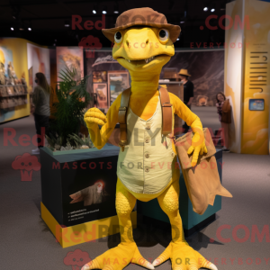Personaggio mascotte giallo...