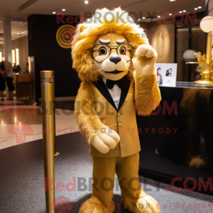 Gold Tamer Lion maskot...