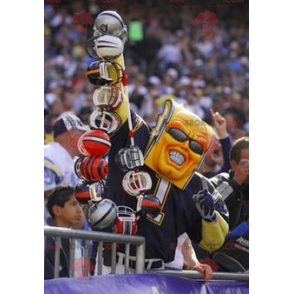 Lightning-shaped mascot in sportswear - Redbrokoly.com