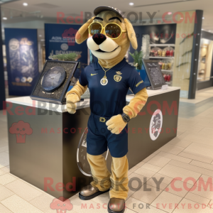 Gold Navy Seal maskot...