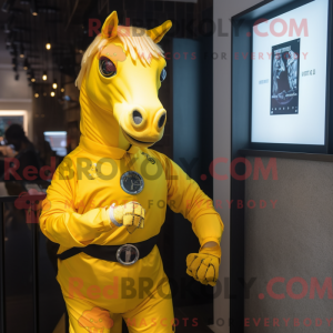 Yellow Horse maskerad...