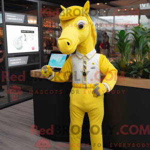 Máscara de Cavalo Amarelo...