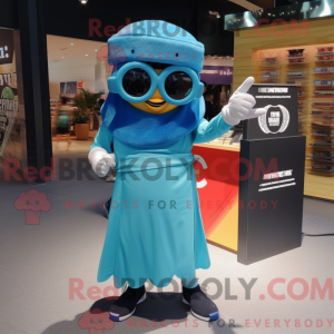 Cyan Knife Thrower maskot...