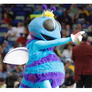 Blauw en wit vliegende insectenvlieg mascotte - Redbrokoly.com