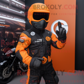Fantasia de mascote de Para Commando laranja com jaqueta de motoqueiro e luvas - Mascotes do Para Commando - RedBrokoly.com