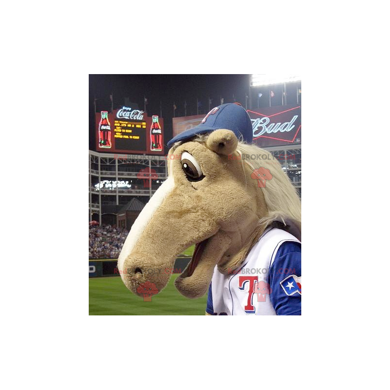 Beżowy koń maskotka w odzieży sportowej - Redbrokoly.com