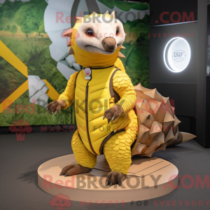 Gul Pangolin maskot kostume...