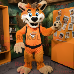 Orange Say Wolf maskot...