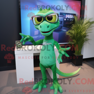 Personaggio mascotte verde...