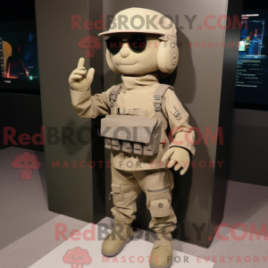 Beige Commando maskot drakt...