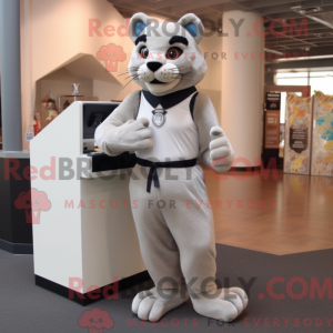 Silver Mountain Lion maskot...