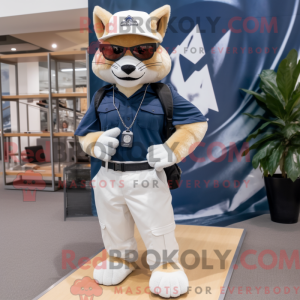 Postava maskota Navy Lynx...