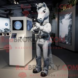 Grey Mare maskotdraktfigur...