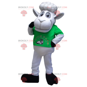 Weißes Schafmaskottchen mit einem grünen T-Shirt