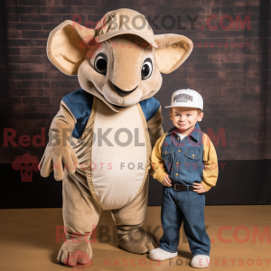 Beige Armadillo maskot...