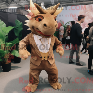 Brun Triceratops maskot...