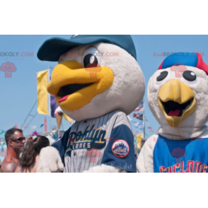 2 mascottes d'oiseaux de mouettes en tenue de sport -