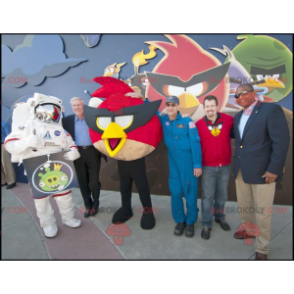 Röd fågelmaskot från det berömda Angry Birds videospelet -