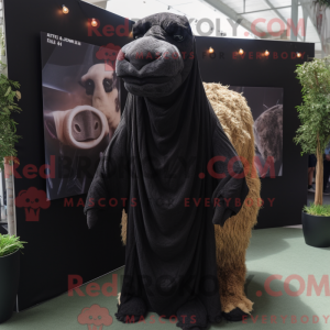 Black Camel maskot...