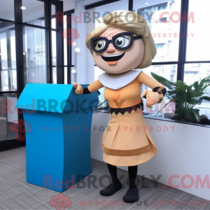 Figura de máscara de...