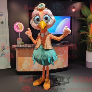 Peach Peacock maskot...