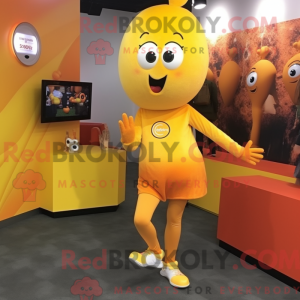 Personaggio mascotte giallo...