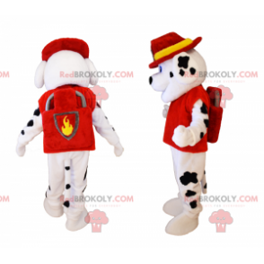 Dalmatinisches Welpenmaskottchen im Feuerwehroutfit -
