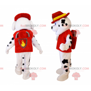 Dalmatische puppymascotte in brandweeruitrusting -