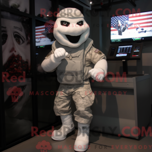 Disfraz de mascota soldado...
