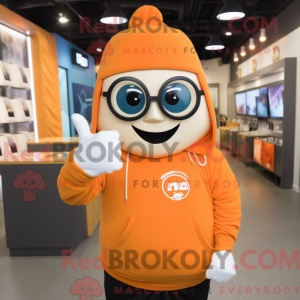 Postava maskota s oranžovým...