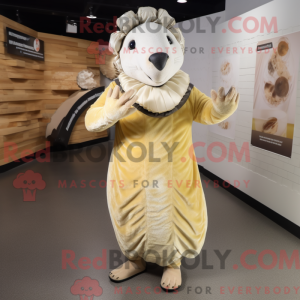 Cream Armadillo maskot...
