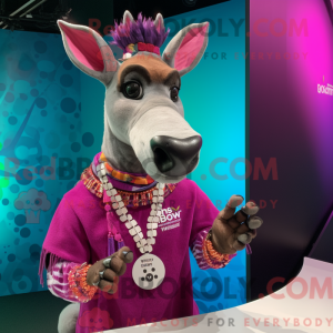 Máscara Magenta Okapi com...