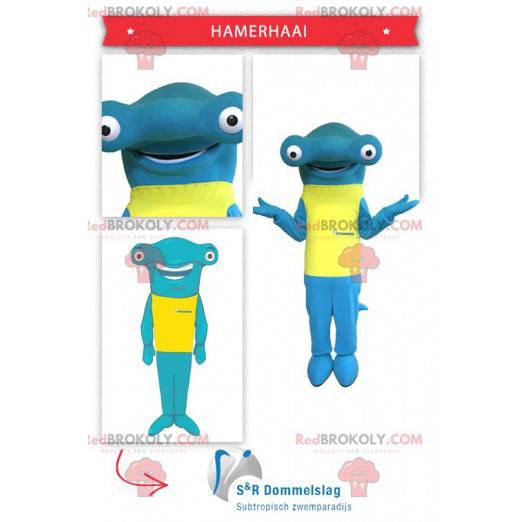 Mascote do tubarão-martelo com uma camiseta amarela -