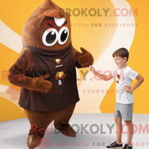 Postava maskota hnědého...