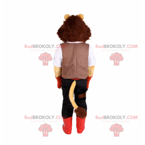 Mascota León con traje de aventurero. - Redbrokoly.com