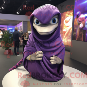 Máscara de cobra roxa kledd...