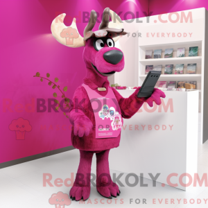 Magenta Moose maskot...