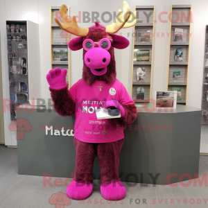 Magenta Moose maskot...