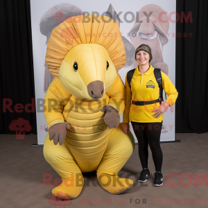 Gul Armadillo maskot...