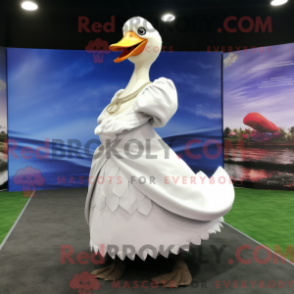 Qual é a figura da máscara de svanema com uma máscara de proteção e um skjerf - Mascotes cisne - REBROKO_293142 - RedBrokoly.com