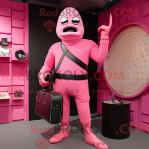 Pink Knife Thrower maskot...