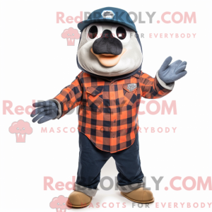 Maskotka Navy Salmon jest...