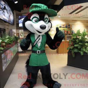 Máscara de skunk verde com...
